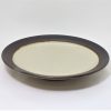 出西焼　8寸　縁鉄砂白化粧皿　1970年代/Syussai-yaki/24cm dish/white/1970's - 画像 (2)